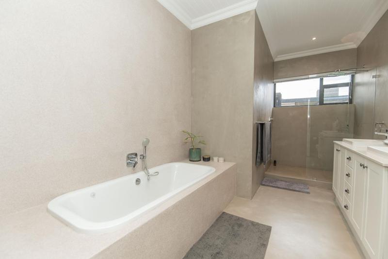 4 Bedroom Property for Sale in Kragga Kamma Eastern Cape